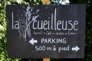 Panneau indication cueilleuse